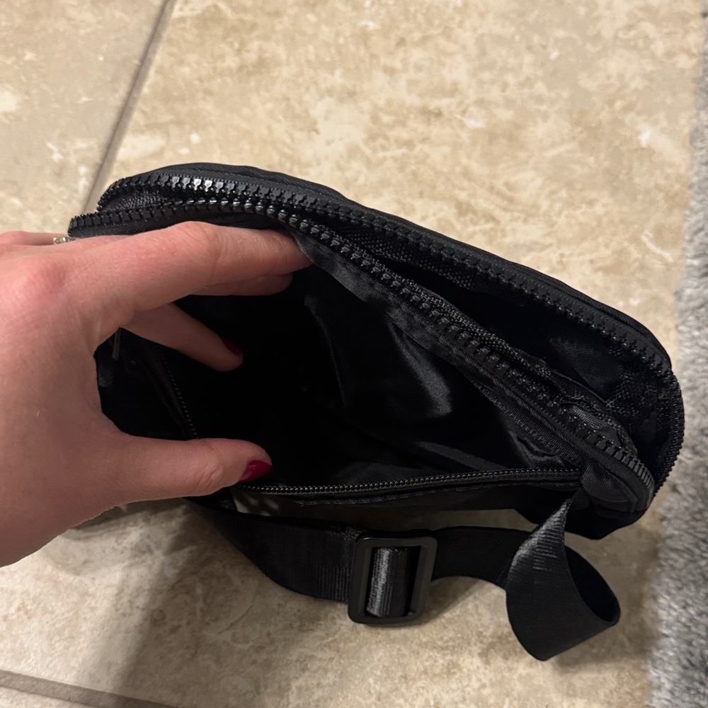 lululemon athletica Black Belt Bag - Picture 5 of 5